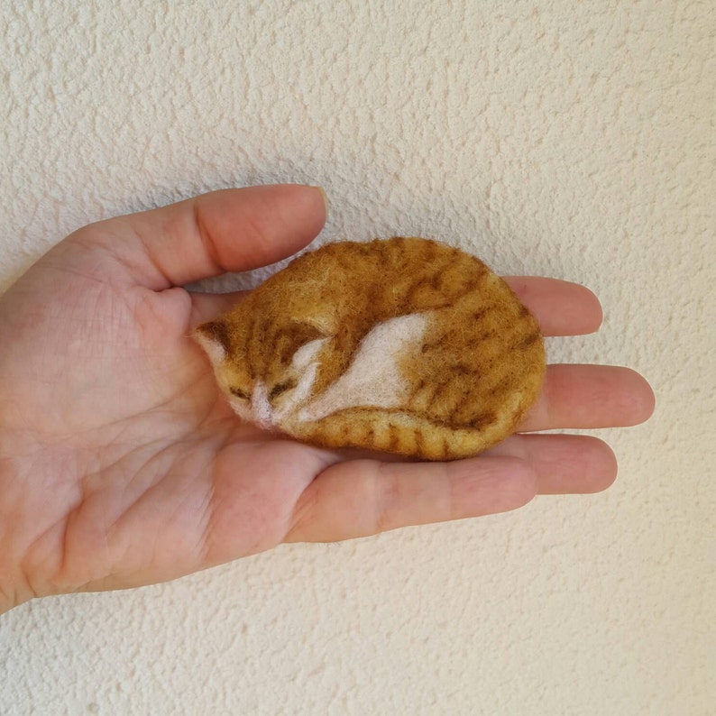 Cat Brooch Animal Pin Cat Pin Felted brooch Cat jewellery Gift brooch Sweet Cat Wool accessories Sleeping Cat Ginger cat Needle felted cat image 3