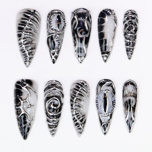 Presse aiguille gothique artistique artistique 3D faite à la main sur les ongles, faux ongles punk rock noir texturé complexe Relie nail art métallique foncé