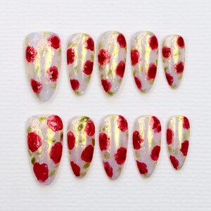 Handbemalte Rosen Floral Almond Press On Nails, FreeStyle Nagelset, kundenspezifische handgemachte künstliche Nägel, 3D Blumen Nagel, wiederverwendbare Premium Nägel, Y2K