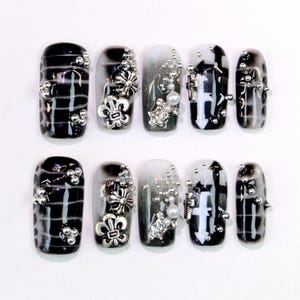 Punk Cross Chain Press On Nails,Gothic Nails,Edgy Nail,Custom Hand-painted black Metallic Silver Nail,Rock Fake Nails,Goth,Dark Glam Nails