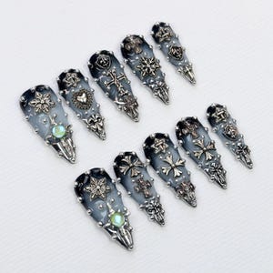 3D Metallic Silver Goth Long Stiletto Press On Nails Chrome Aura Gothic Fake Nails, Handmade Emo Y2K Grunge Fake Nails Reusable Gel Nails