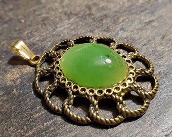 Jade Cab in Goldtone Roped Pendant