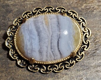 ユニークなブルーカルセドニーのゴールドトーンブローチ、ハンドメイドジュエリー、瑪瑙ペンダント