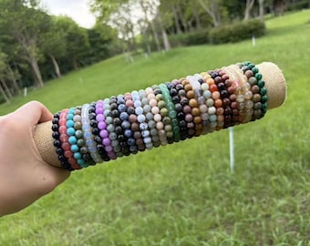 Natural Crystal Beaded Bracelet Handmade Jewelry Minimalist Gemstone Bracelet Elegant Everyday Accessory Gift for Her