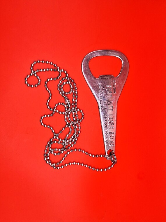 Vintage 1940s Fort Pitt Beer and Ale bottle opener necklace View 2