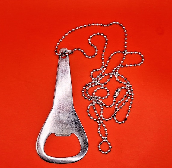 Vintage 1940s Fort Pitt Beer and Ale bottle opener necklace View 3