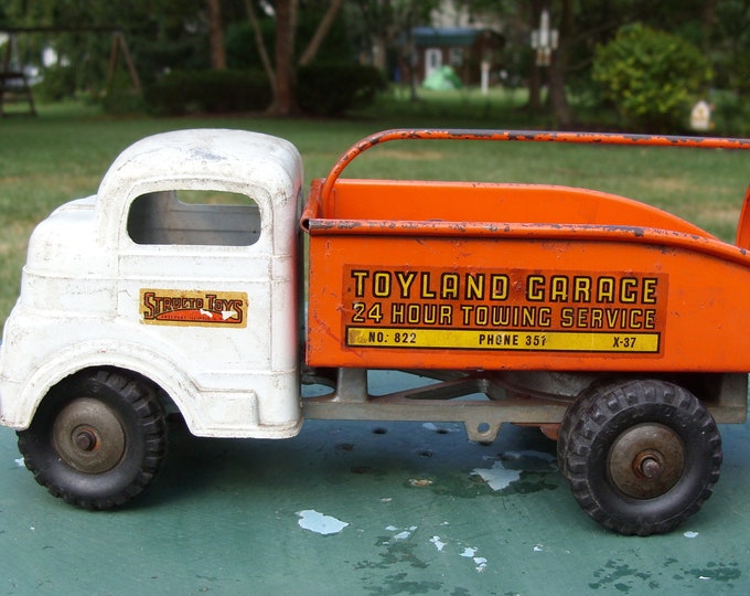 Structo Toys toyland Garage 24 Hour Towing Service Wind up Toy Tow