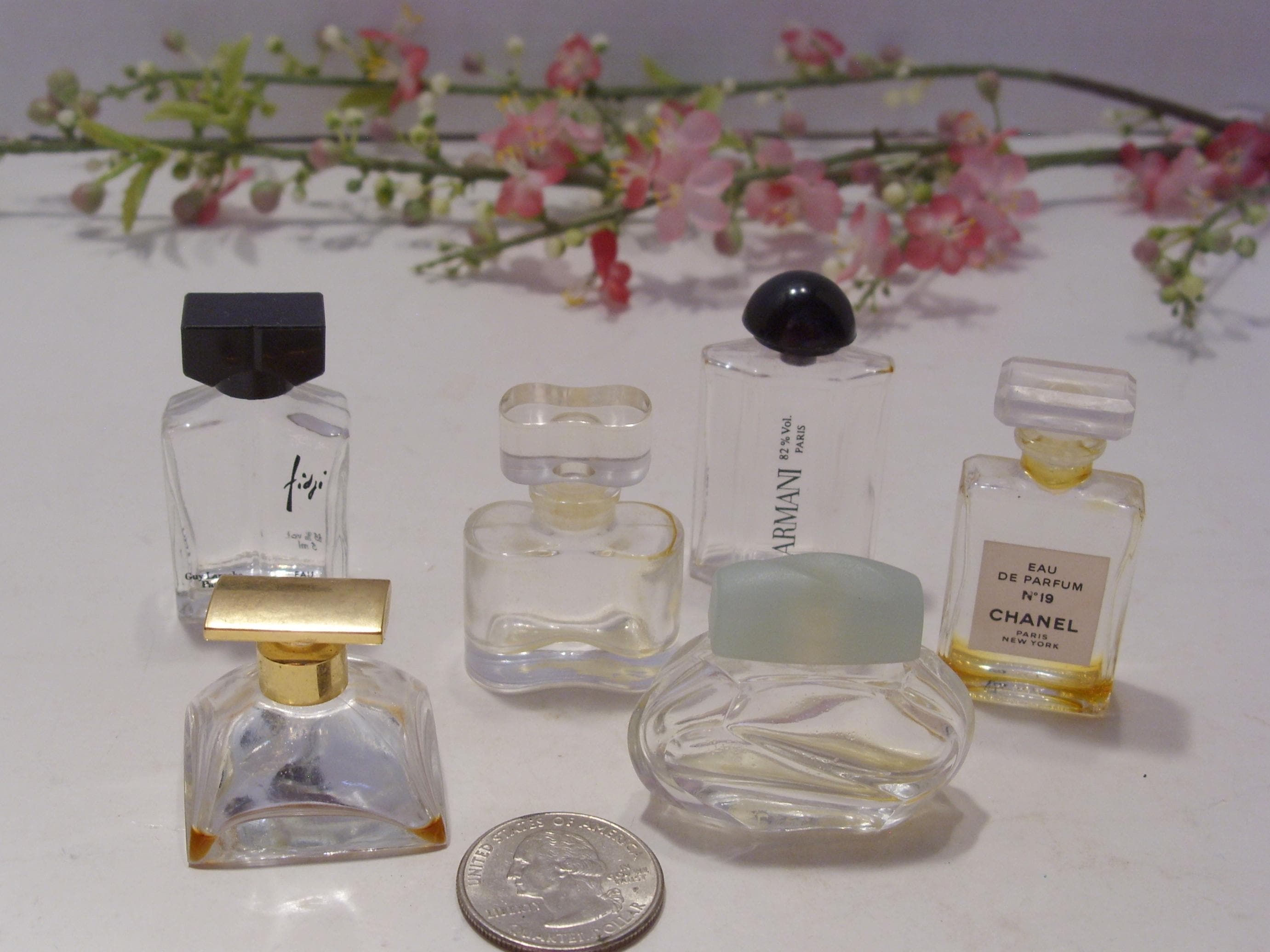 □CHANEL シャネル No.19 7点セット Amazon.co.jp: CHANEL(シャネル) No.19 香水 7.5ml : ビューティー