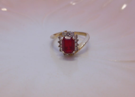 Ruby Red Emerald Cut Glass Stone Ring in Gold Ton… - image 5