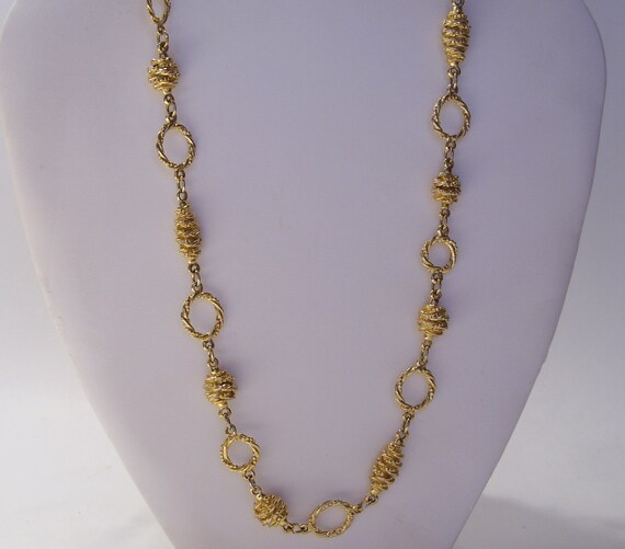 Gold Tone Textured Circle Link Necklace, FREE SHI… - image 4