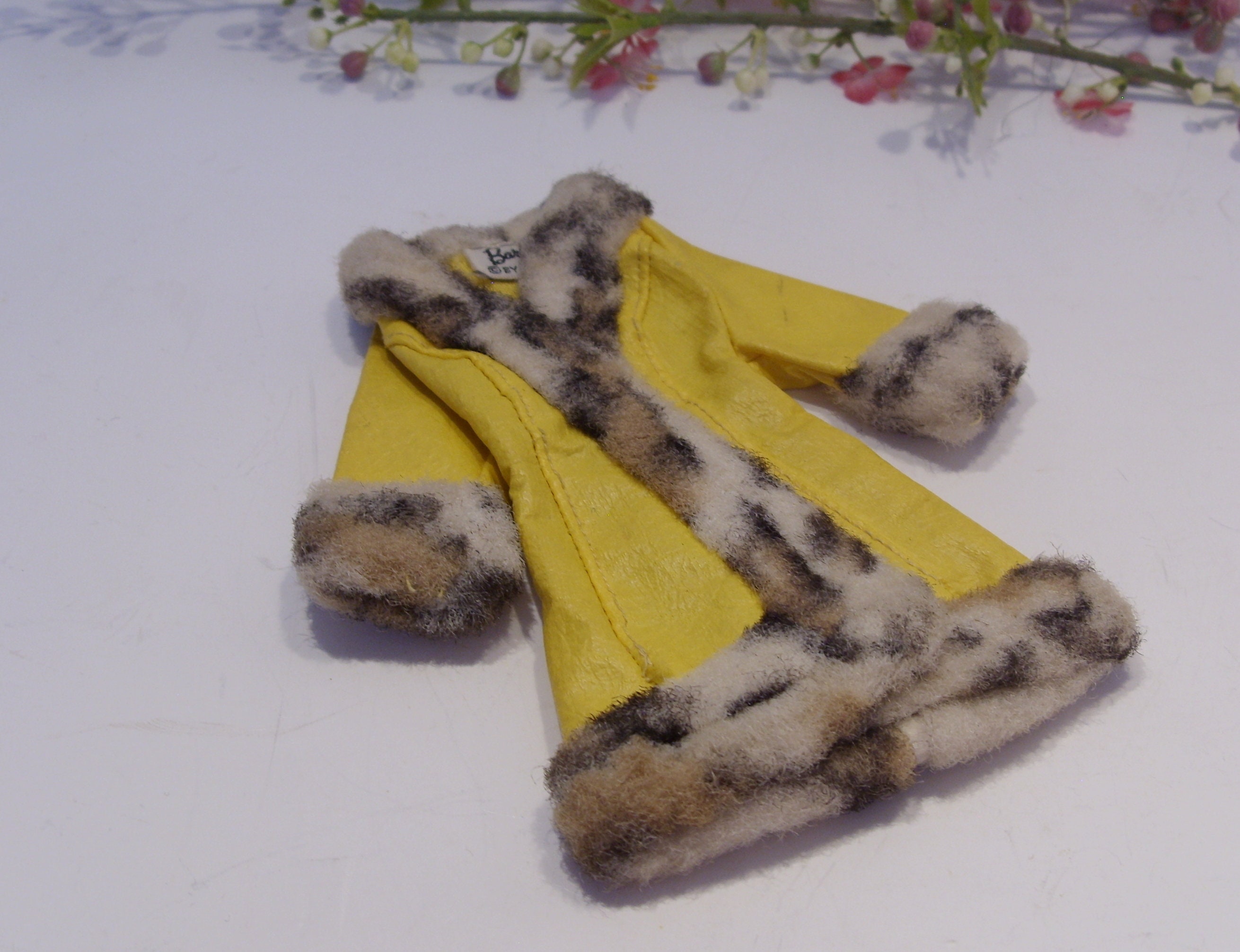Faux Fur Trim Vintage Flower Coat - Luxury Yellow