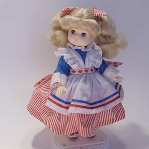Effanbee Li'l Innocents International USA Doll in Box, Vintage Collectible Effanbee Doll with Stand and Box, Red White Blue Dress Great Gift