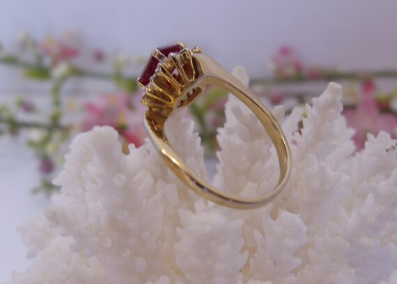 Ruby Red Emerald Cut Glass Stone Ring in Gold Ton… - image 4