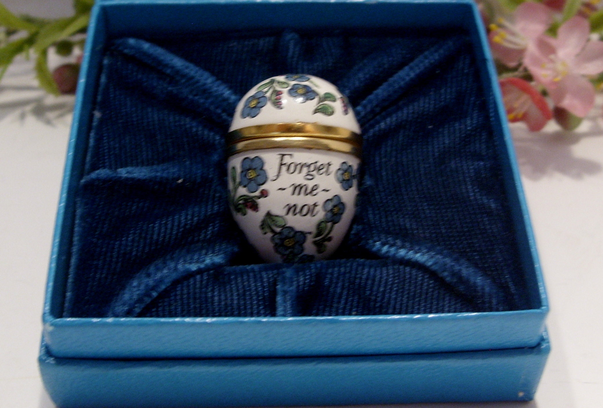 Vintage Halcyon Days Enamel Egg Trinket Box: Forget Me Not Design