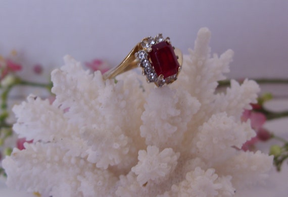 Ruby Red Emerald Cut Glass Stone Ring in Gold Ton… - image 8