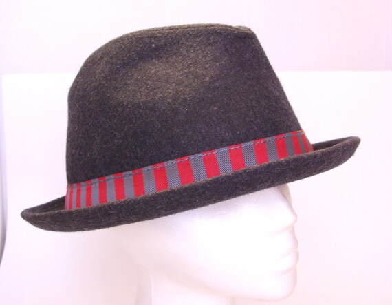 Broner Gray Wool Fedora Style Hat with Red and Gr… - image 9