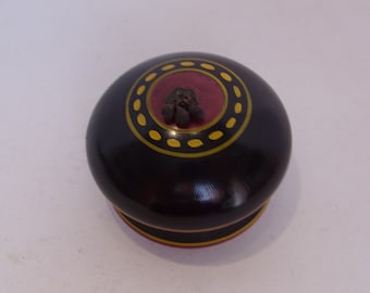 Caja de baratijas de madera vintage: forma de hongo negro con borlas de metal.