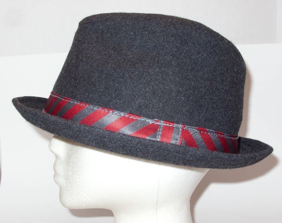 Broner Gray Wool Fedora Style Hat with Red and Gr… - image 1