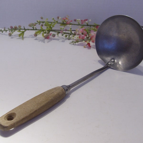 Ekco Stainless Steel Shallow Ladle with Wood Handle Vintage Ekco Ladle Granny Chic, Rustic Cabin, Old Farmhouse Kitchen Gadget Utensil Tool