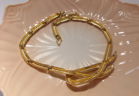 Monet Gold Tone Modern Choker Necklace Vintage Ch… - image 5