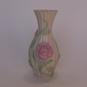 Lenox &quot;The Sentimental Rose Vase&quot;, NOS Lenox Vase Made of Fine China Decorated with 24 Karat Gold 6 Inch Flower Vase, Great Gift