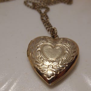 12K Gold Filled Heart Locket on a 12K Gold Filled 18 Inch Chain 1940&#39;s Vintage Locket Pendant Necklace Stamped 1/20 12KGF Collectible