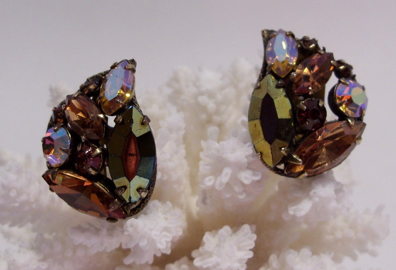 FREE SHIPPING USA Unsigned Weiss Great for Mother of the Bride or Prom Great Gift Amber and Aurora Borealis Rhinestone Clip Earrings