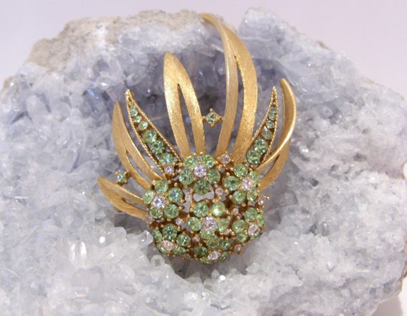 Lisner Green Rhinestone Flower Brooch Pin, Stunni… - image 3