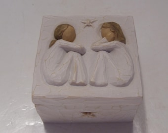 Caja de baratijas Willow Tree Friendship NOS: Susan Lordi, Forever True