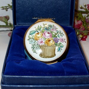 Halcyon Days Bilston and Battersea Enamel Keepsake Trinket Jewelry Box with Memento Disk for Hair Jewelry Token Collectible Box