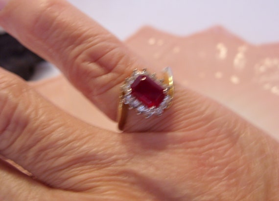 Ruby Red Emerald Cut Glass Stone Ring in Gold Ton… - image 9