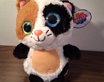Nuevo peluche de gato calico Nanco de 25 cm (10 pulgadas), blanco, negro y marrón, juguete de peluche con ojos grandes.