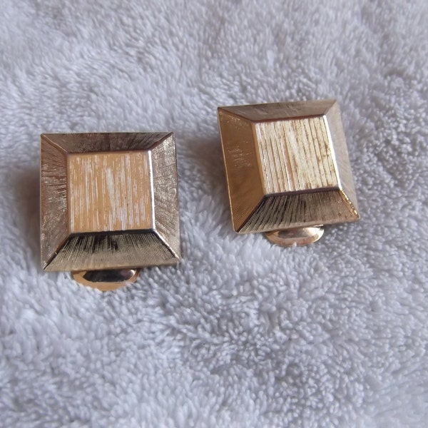 Vtg Clip On Earrings-Goldtoned Squares-C1449