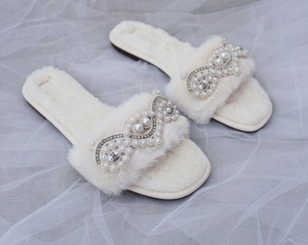 IVORY FAUX FUR Slide Sandals with Small Pearls Applique - Bridal Sandals, Bridesmaids Sandals, Fluffy Sandals, Wedding Slippers