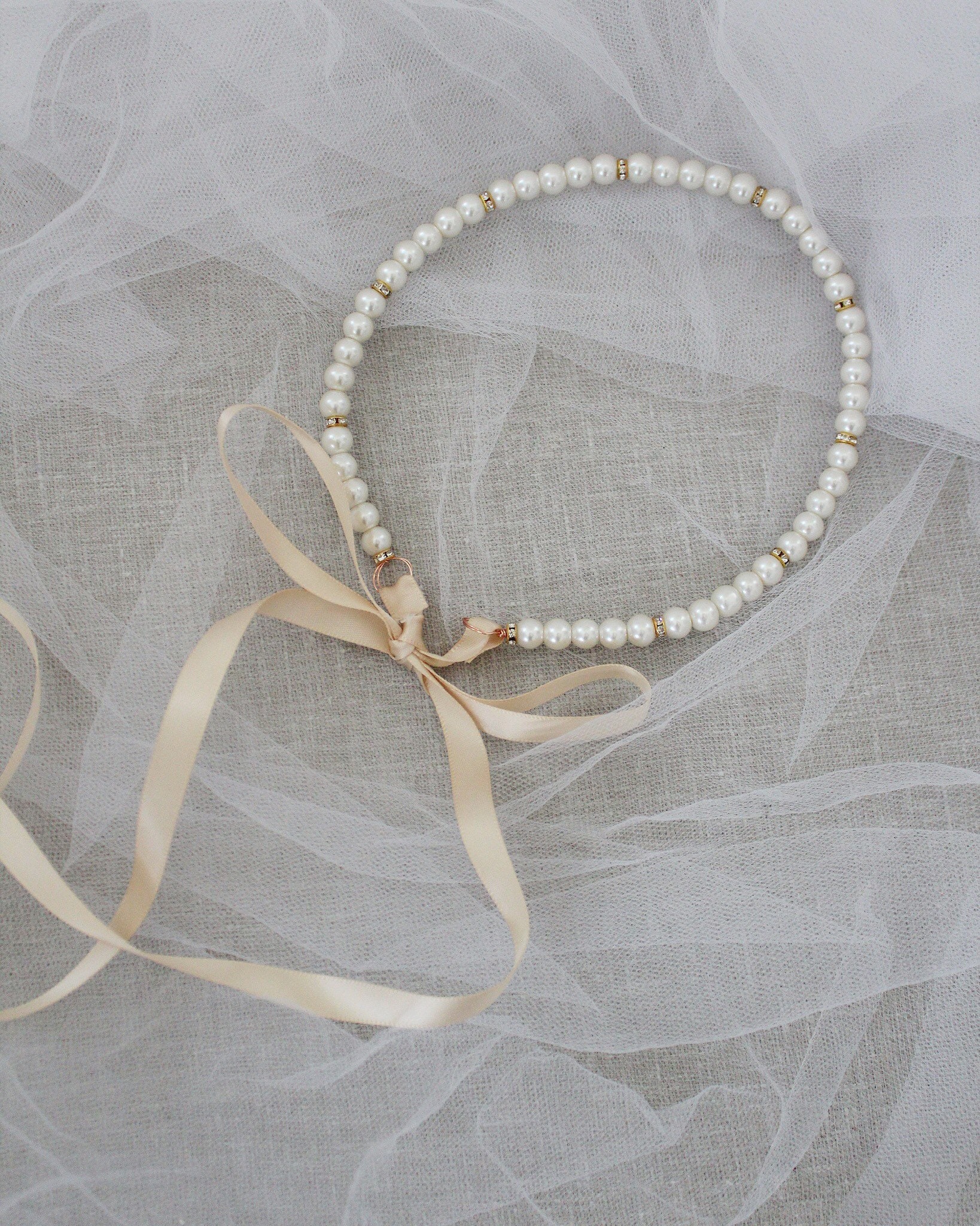 headpiece with pearls