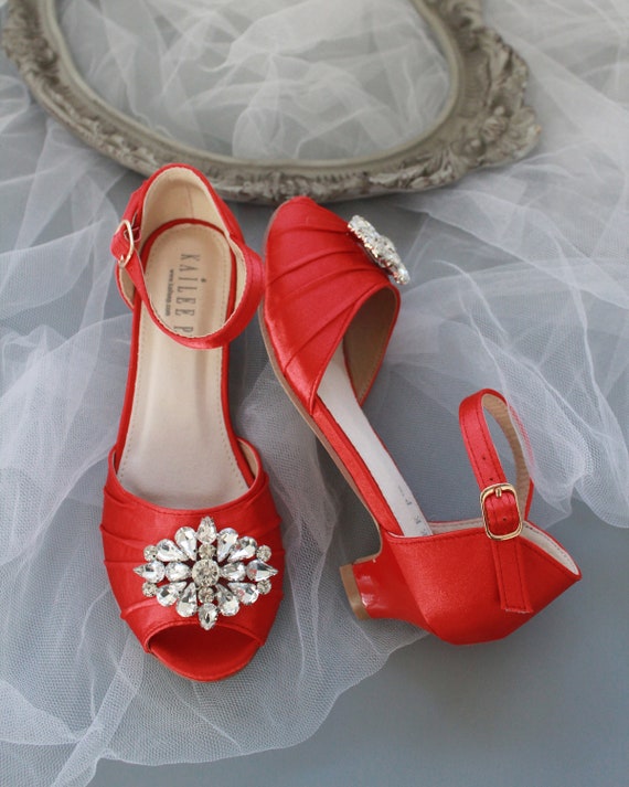 SATIN Low Heel Peep Toe Sandals with JEWELED BROOCH, Flower Girls Shoes, Jr. Bridesmaids Shoes, Girls Sandals SATIN Low Heel Peep Toe Sandals with JEWELED BROOCH, Flower Girls Shoes, Jr. Bridesmaids Shoes, Girls Sandals
