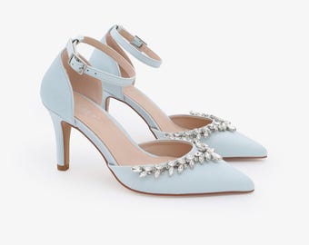 Lichtblauwe bruiloft hakken met sterretjes strass versieringen, trouwschoenen, bruidsschoenen, bruiloft hakken, iets blauws