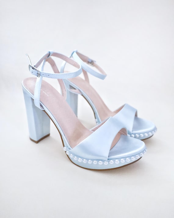 Sandalias de noche con tacón de bloque y plataforma de satén azul