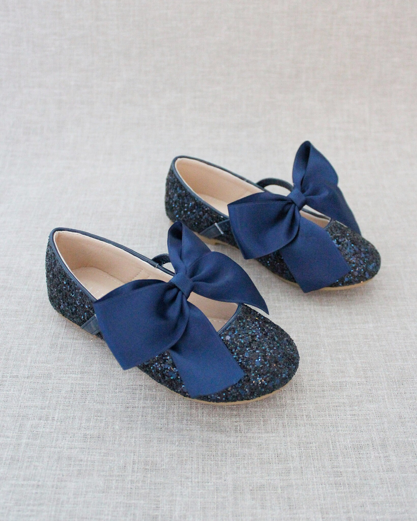 navy mary jane shoes girl