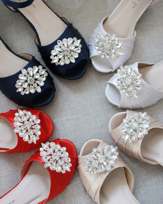 SATIN Low Heel Peep Toe Sandals with JEWELED BROOCH, Flower Girls Shoes, Jr. Bridesmaids Shoes, Girls Sandals SATIN Low Heel Peep Toe Sandals with JEWELED BROOCH, Flower Girls Shoes, Jr. Bridesmaids Shoes, Girls Sandals