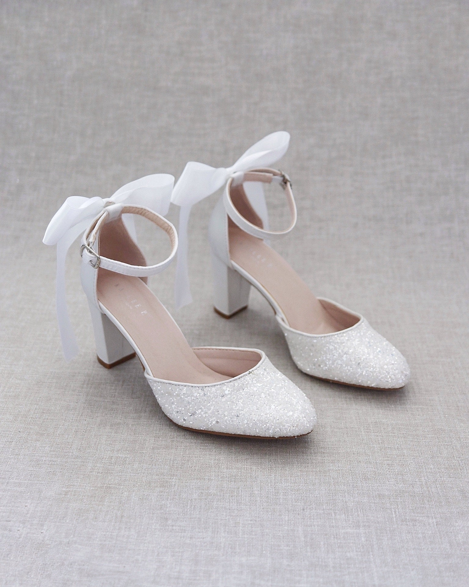 Hws046 Pointed Rhinestone Bow High Heel Shoes Banquet Shoes - China Wedding  Shoe and White Shoe price