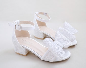 Crochet Lace Low Block Heel Girls Sandals with Oversized Crochet Bow, Flower Girls Sandals, Birthday Shoes, Baptism Shoes