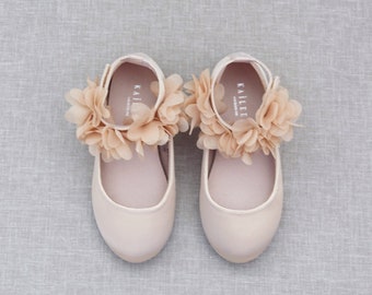 Ballerine in raso champagne con cinturino alla caviglia con fiori in chiffon, scarpe per ragazze con fiori autunnali, scarpe per compleanno, scarpe per le vacanze
