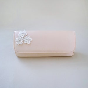 Satin Bridal Clutch with Pearls Chassia Flowers, Bridal Clutch, Bridesmaids Clutch, Wedding Accessories, Wedding Gift, Evening Clutch