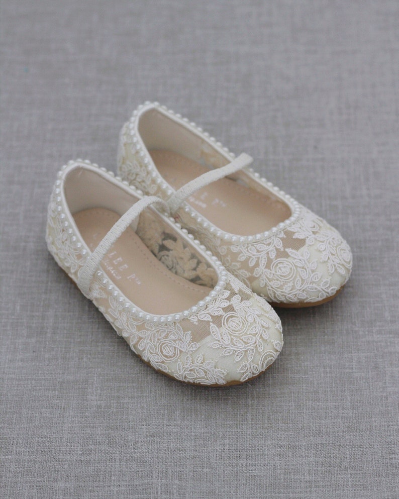 Marfil Crochet Lace Mary Jane Flats con MINI PERLAS, Para niñas de flores, zapatos de bautismo, zapatos de bautizo, zapatos de bebé imagen 2