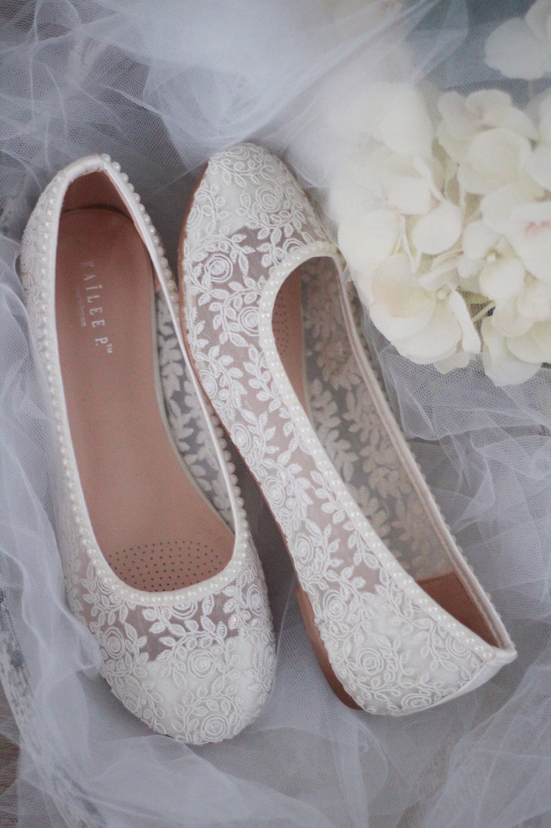 Ivory Lace round toe flats with MINI PEARLS - Women Wedding Shoes, Bridesmaid Shoes, Bridal Shoes 