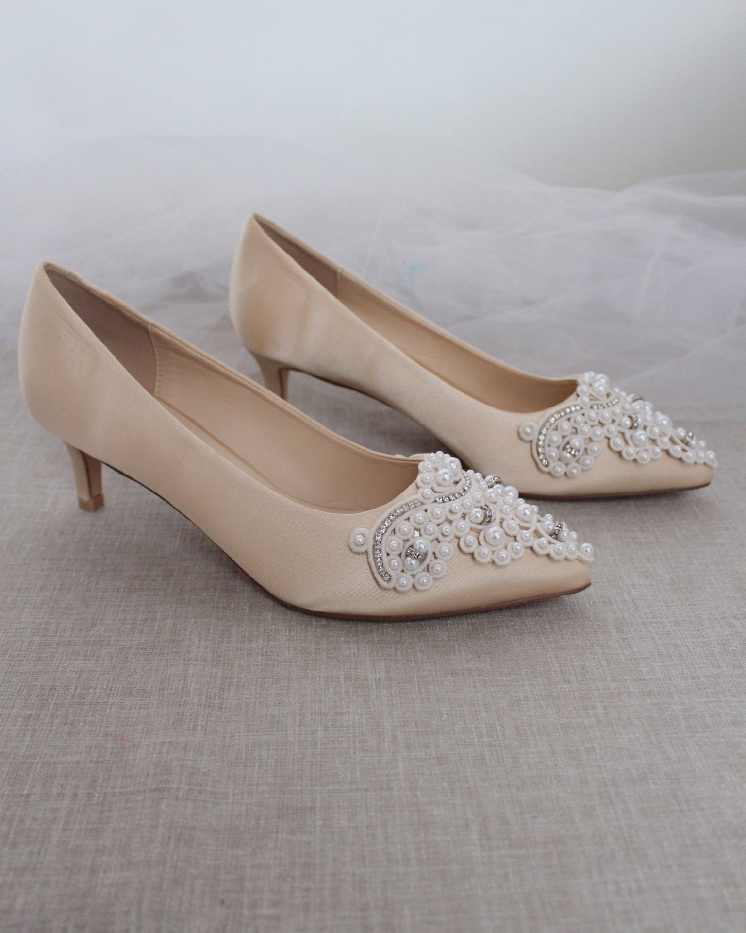 Gloed calorie lotus Champagne Satin Pointy Toe Kitten Heels With Oversized Pearls - Etsy