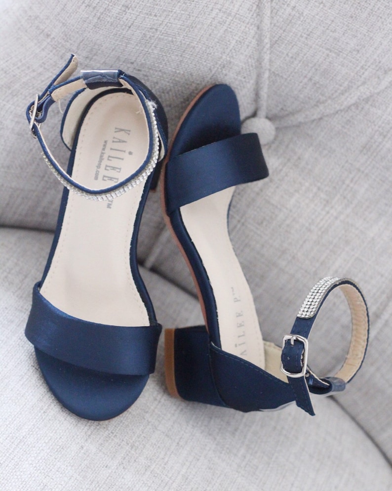 size 7 blue sandals