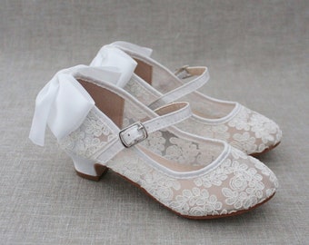 Tacones Mary Jane de encaje blanco con lazo trasero satinado - Zapatos de niña de flores, zapatos de bautismo y bautizo, tacones de encaje para niñas