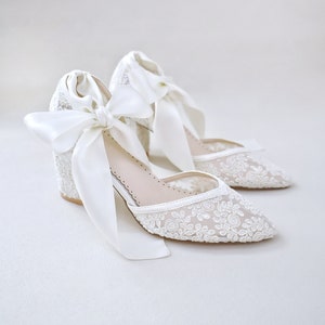 Scarpe con tacco a blocco, punta a mandorla, in pizzo all'uncinetto bianco e avorio, con lacci a ballerina o alla caviglia - Scarpe da sposa da donna, scarpe da damigella, scarpe da sposa